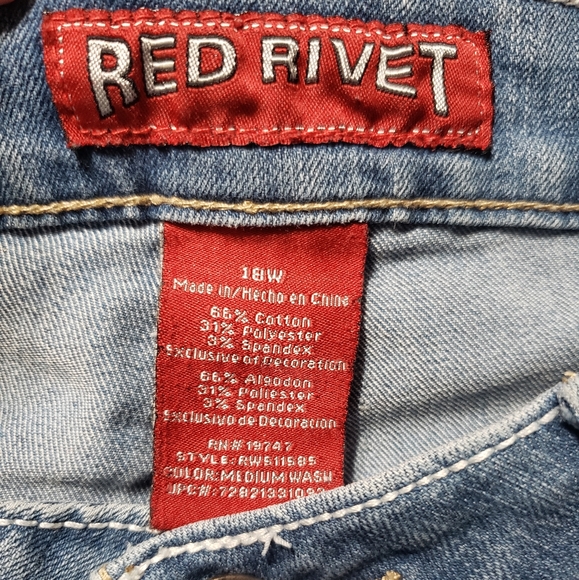 Womens Red Rivet Capri 18W - Picture 3 of 7